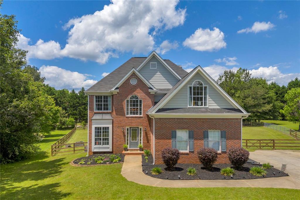 3135 Castlewood Drive, Loganville, Georgia image 1