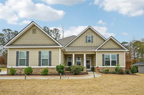 Homes For Sale - 290 Calebee Avenue<br/> Senoia, GA 30276