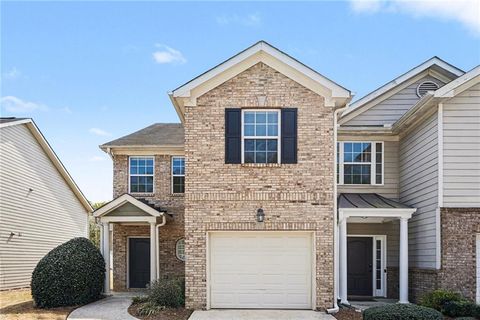 Townhouse For Sale - 6421 Mossy Oak Landing<br/> Braselton, GA 30517