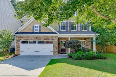 Homes For Sale - 821 Sapphire Lane<br/> Sugar Hill, GA 30518