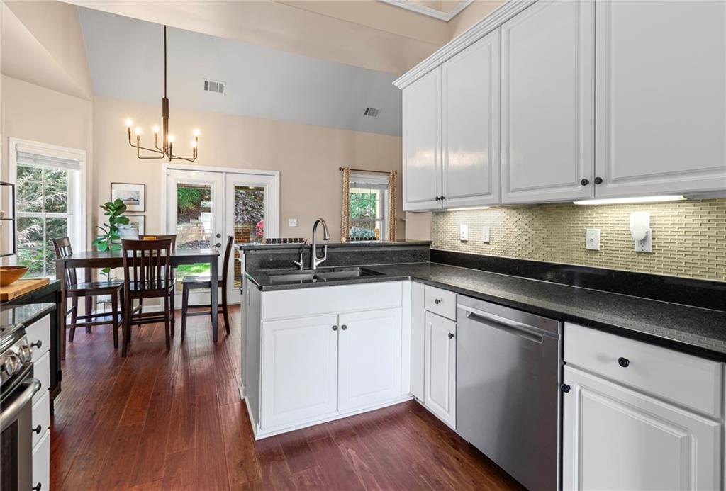 6922 Chester Street, Fairburn, Georgia image 9