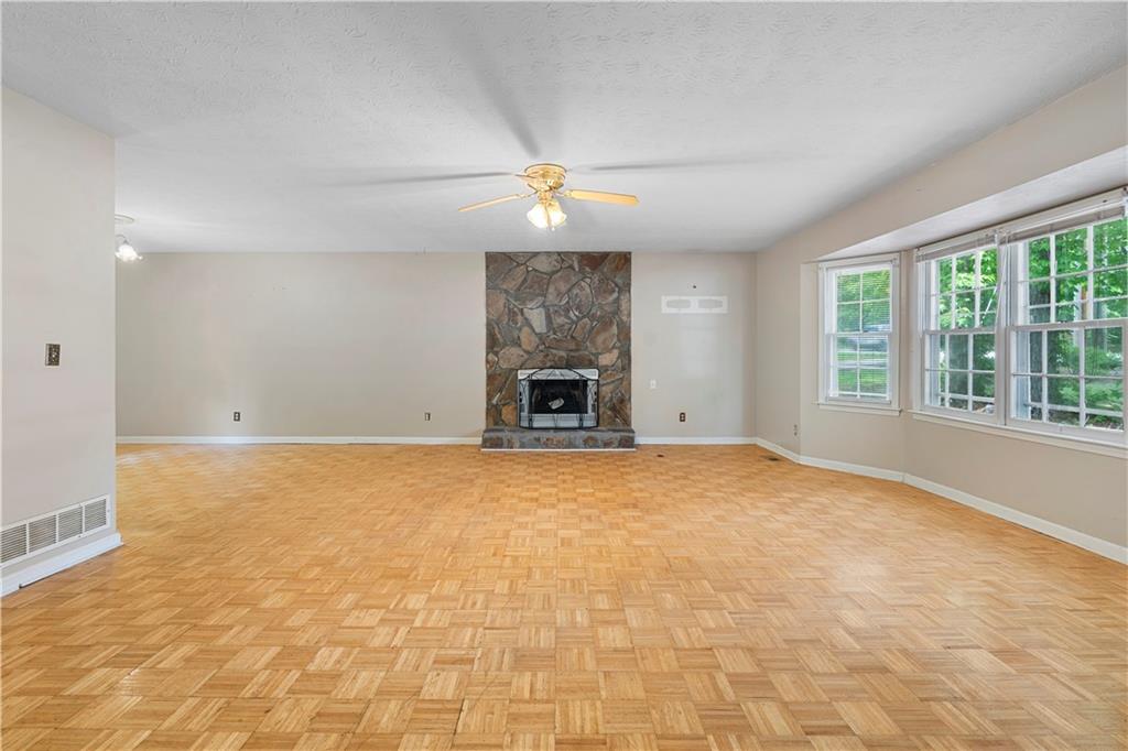 35 Pawn Drive, Carrollton, Georgia image 5