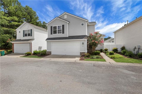 Homes For Sale - 141 W Oaks Place<br/> Cherokee County, Woodstock, GA 30188