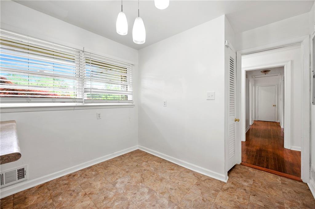 3050 Rebecca Drive, Atlanta, Georgia image 10