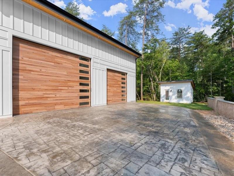 300 Mountain Ridge Drive