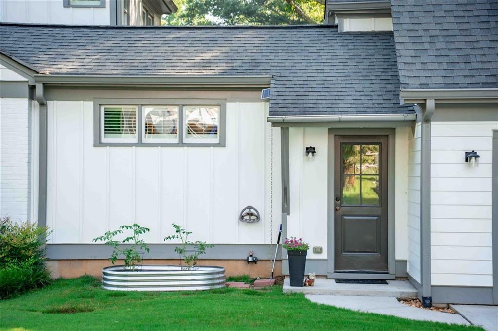 102 MOCKINGBIRD Lane