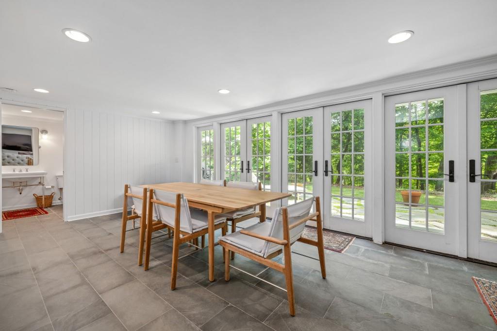 6135 White Oak Drive, Flowery Branch, Georgia image 33