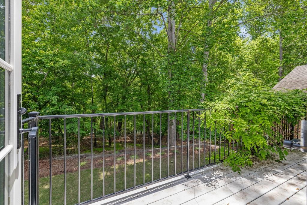 6135 White Oak Drive, Flowery Branch, Georgia image 10