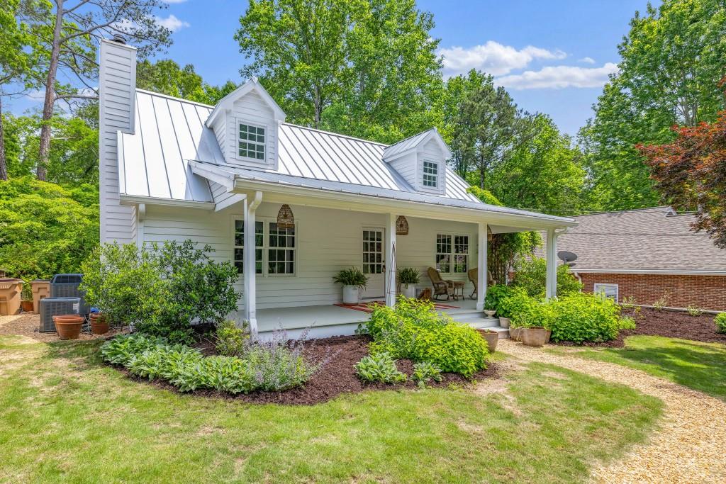 6135 White Oak Drive