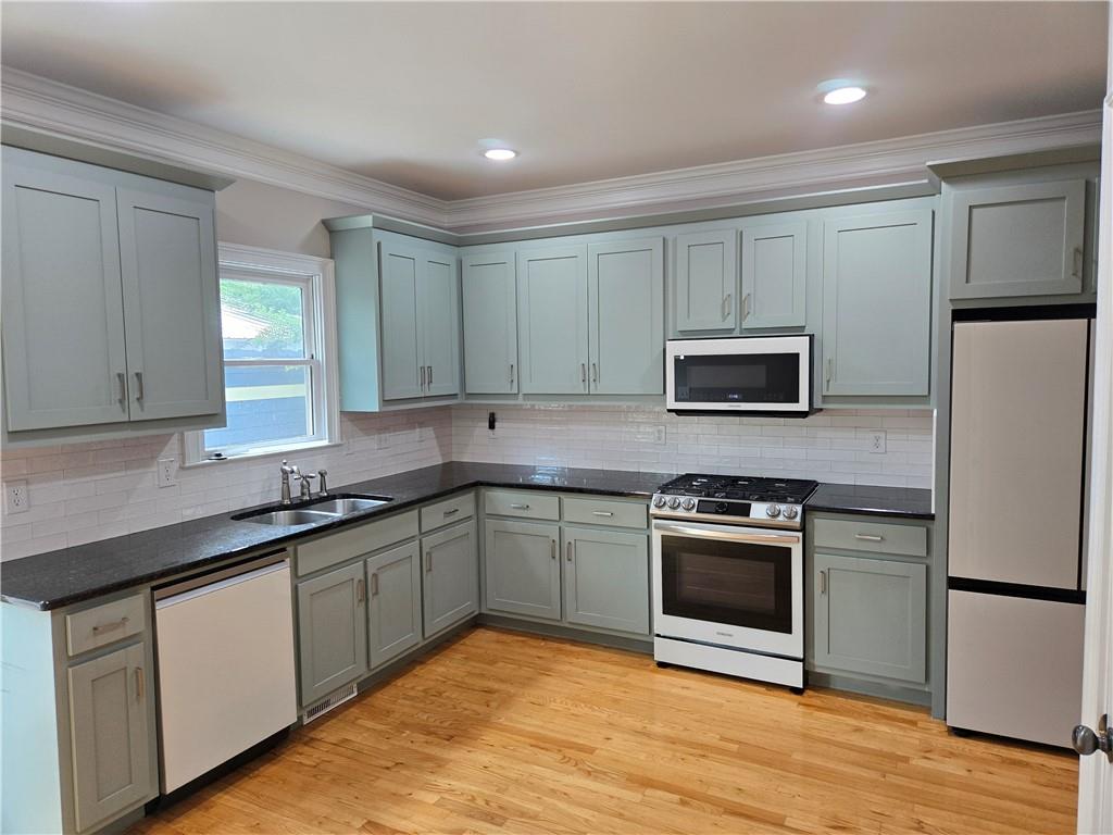 105 Selman Street SE