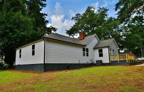 A home in Toccoa