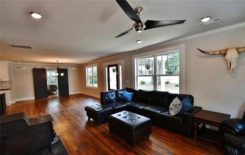 A home in Toccoa