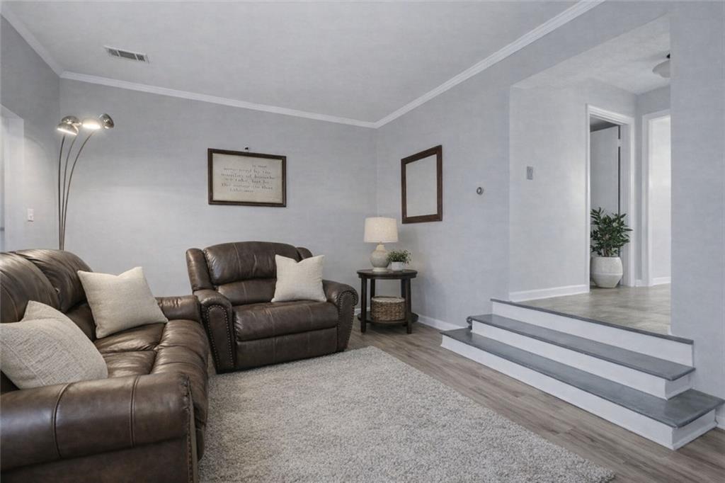 260 Manning Road SW 10