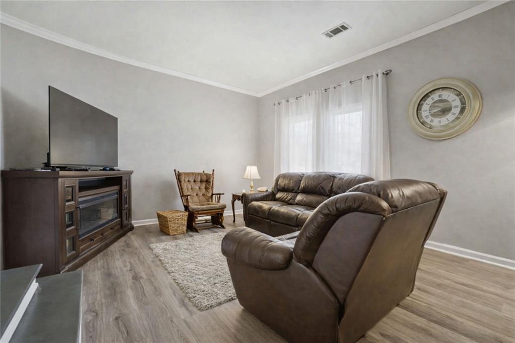 260 Manning Road SW 10