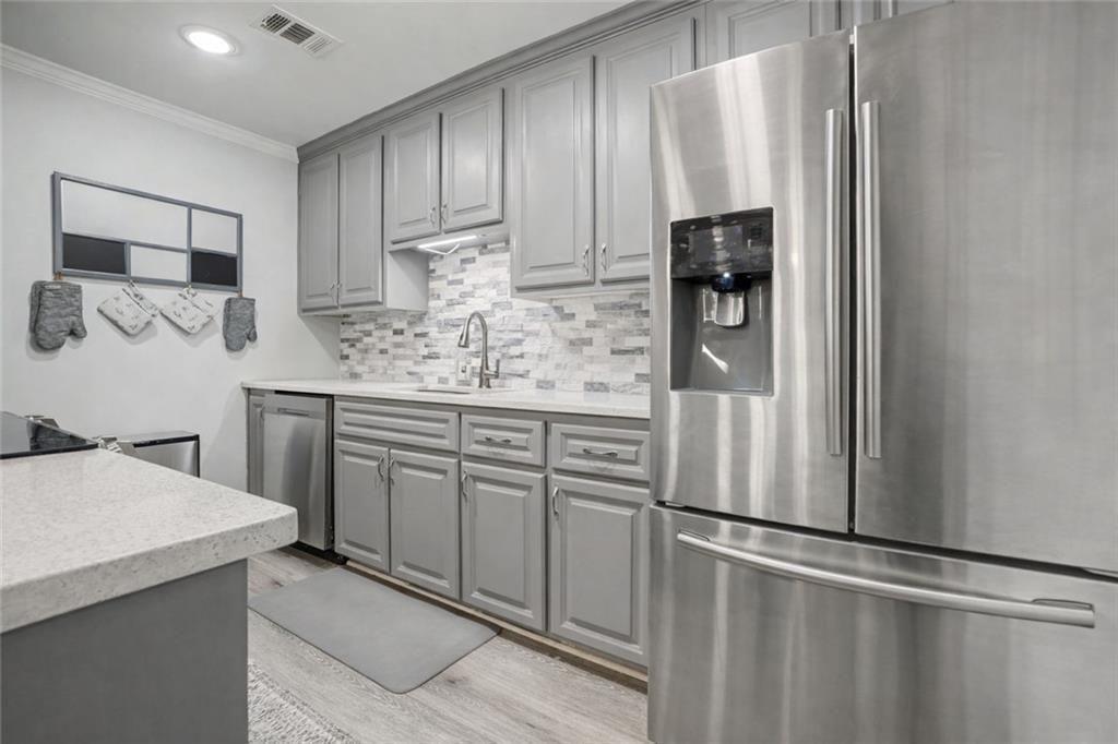 260 Manning Road SW 10