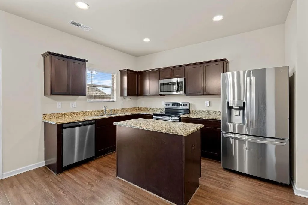 Conyers, Georgia 30012, United States, 4 Bedrooms Bedrooms, ,3 BathroomsBathrooms,Residential,Pending,34382