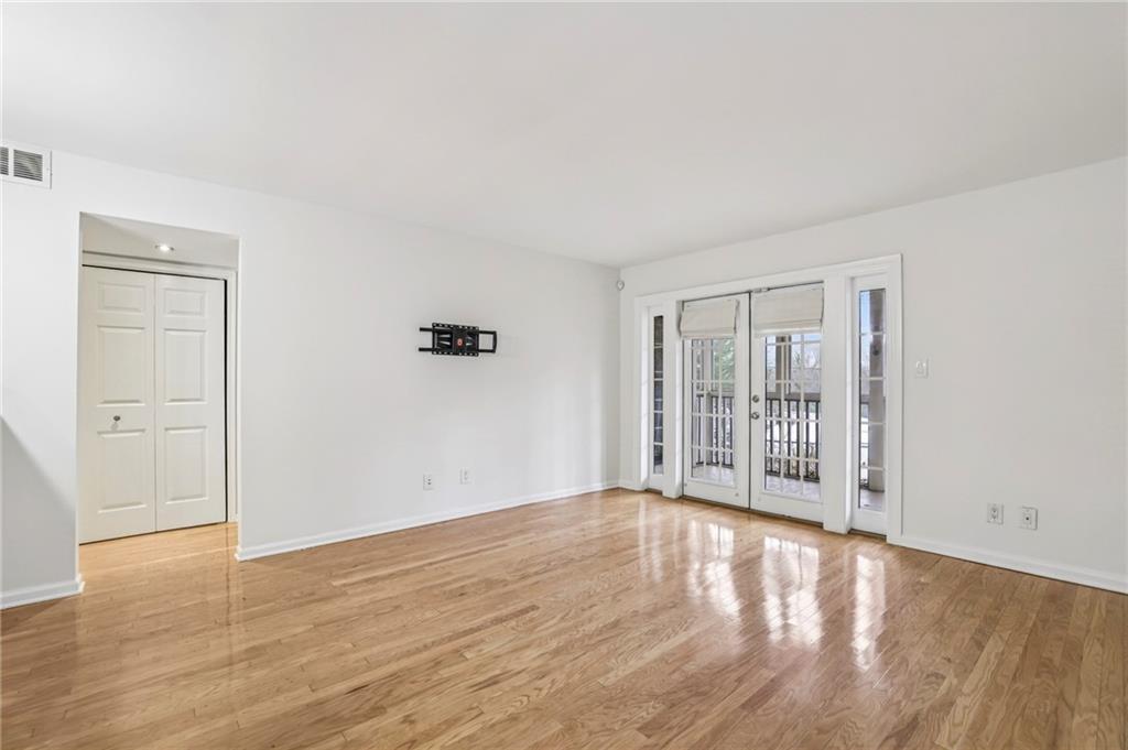 1445 Monroe Drive NE E5