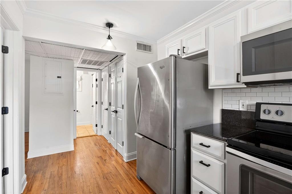 798 Saint Charles Avenue NE 10