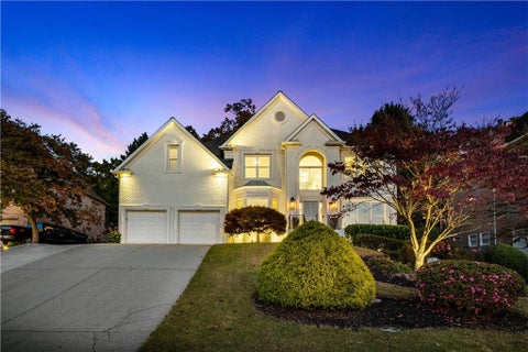 Homes For Sale - 3713 Lake Edge Drive<br/> Suwanee, GA 30024