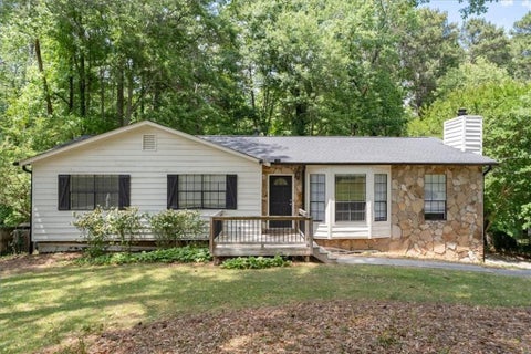 Homes For Sale - 3189 Aspen Circle<br/> Snellville, GA 30078