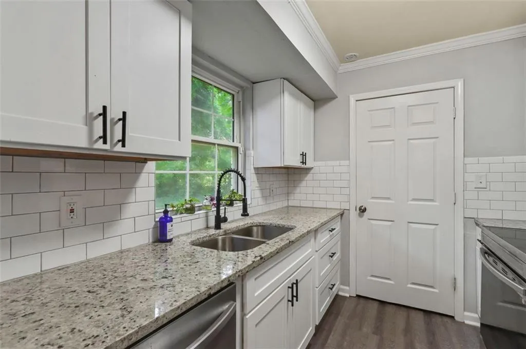 Stone Mountain, Georgia 30087, United States, 3 Bedrooms Bedrooms, ,2 BathroomsBathrooms,Residential,Active,79708