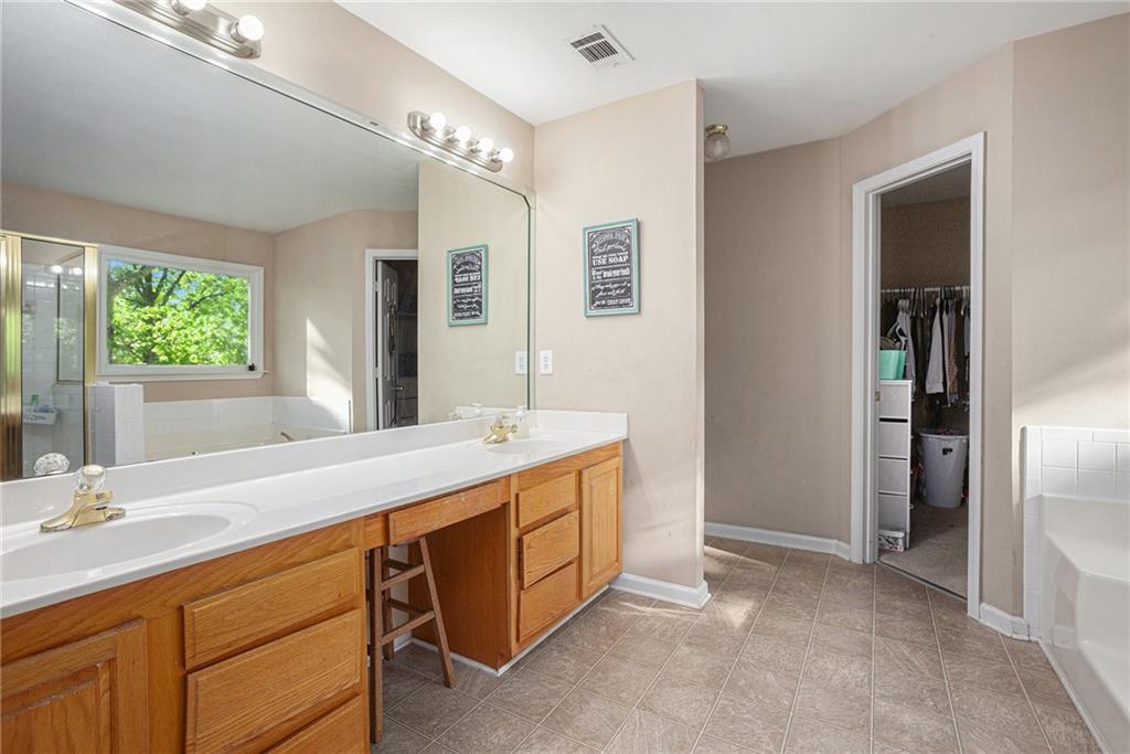 4614 Riveredge Cove, Snellville, Georgia image 20