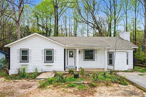 Homes For Sale - 400 Hemlock Dr. Dr<br/> Lawrenceville, GA 30046