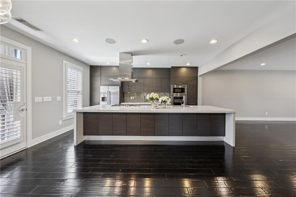 400 Canton Walk, Roswell, Georgia image 16