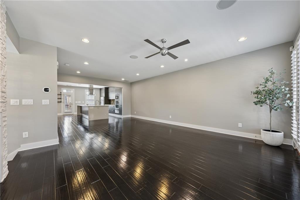 400 Canton Walk, Roswell, Georgia image 15