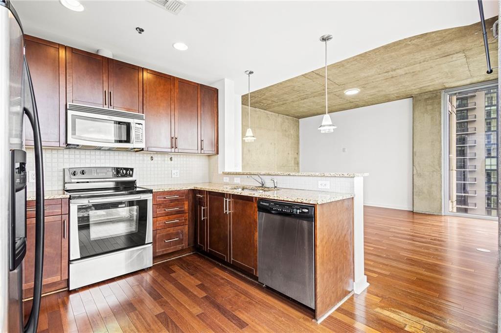 855 Peachtree Street NE 2001