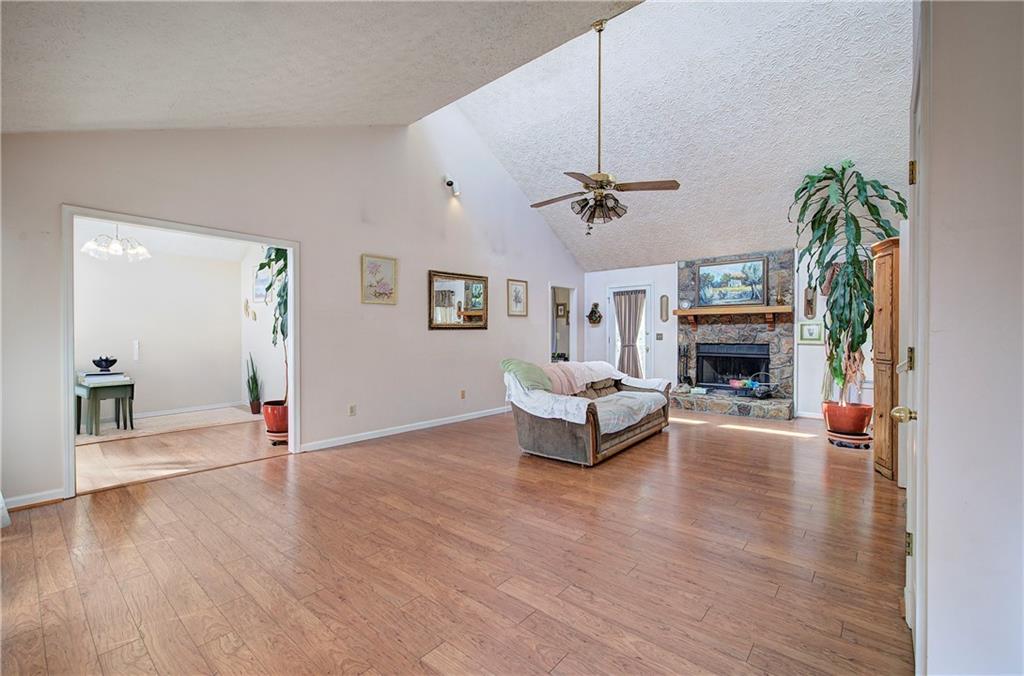 18 Gentry Drive SW
