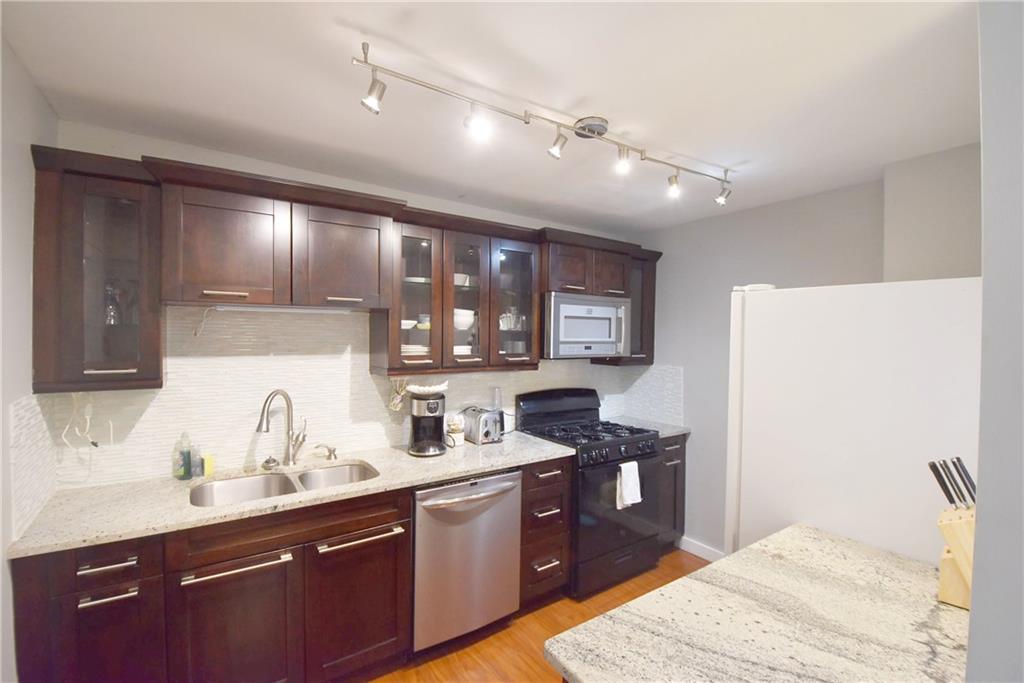 215 NE Piedmont Avenue NE 2202