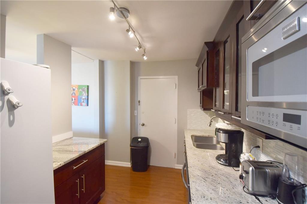 215 NE Piedmont Avenue NE 2202