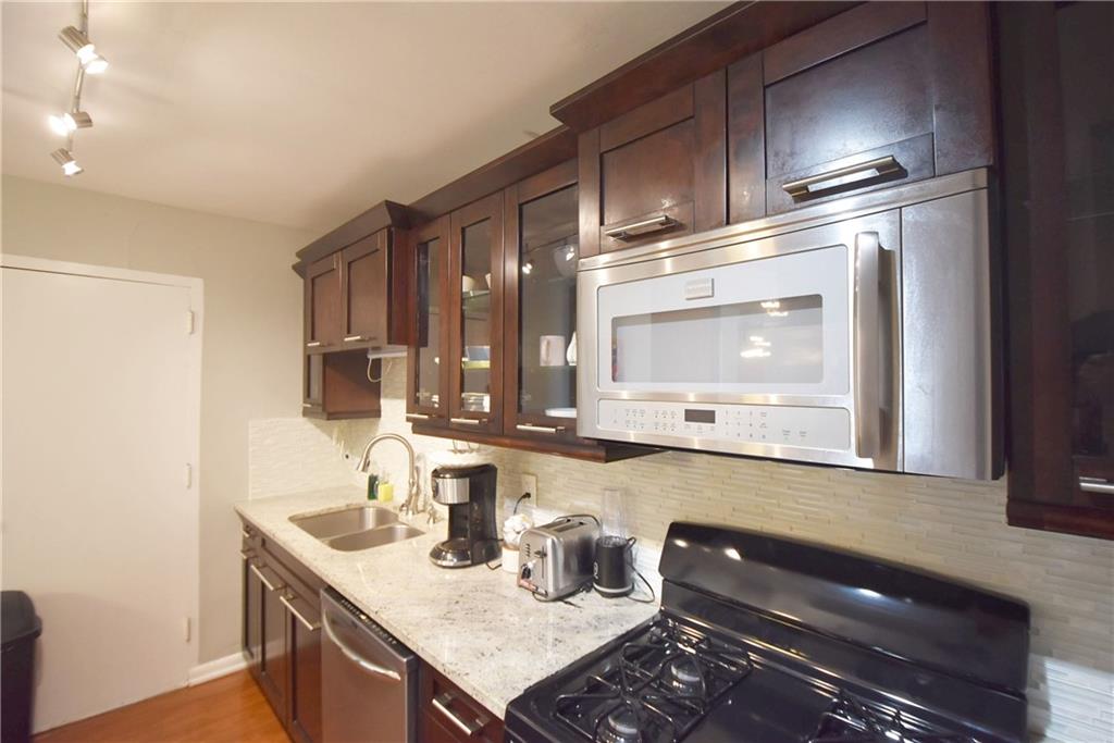 215 NE Piedmont Avenue NE 2202