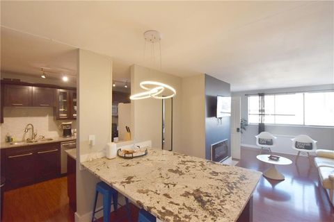 Condo For Sale - 215 NE Piedmont Avenue #2202<br/> Atlanta, GA 30308