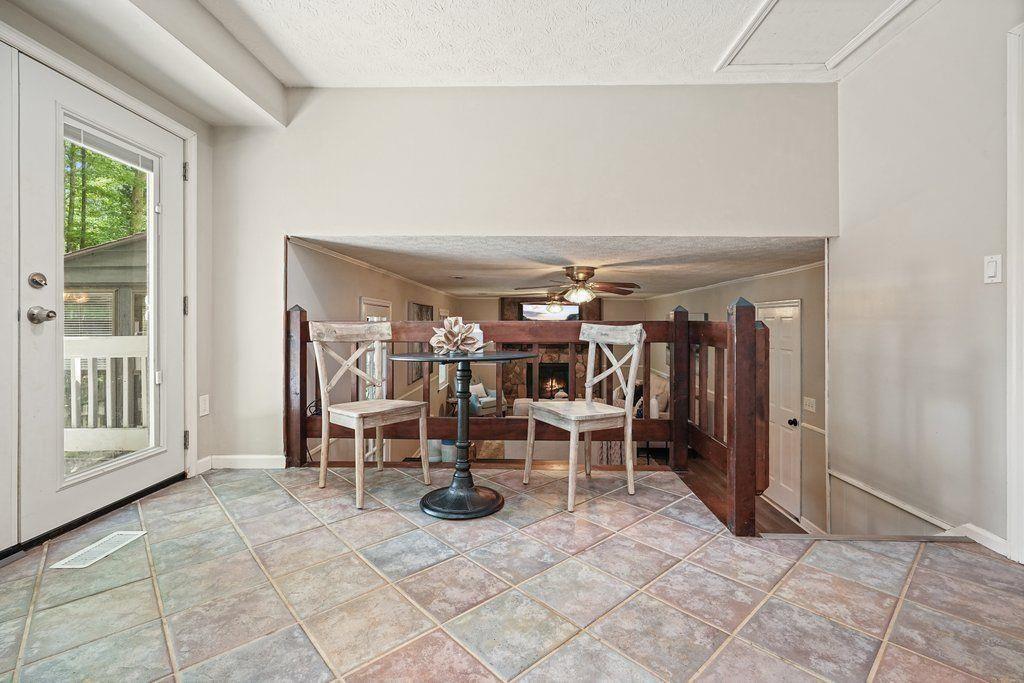 588 Benson Hurst Drive, Mableton, Georgia image 7
