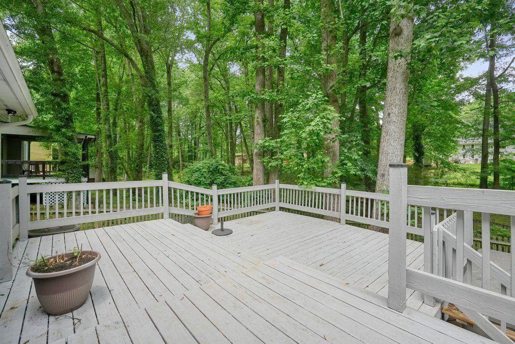 588 Benson Hurst Drive, Mableton, Georgia image 30