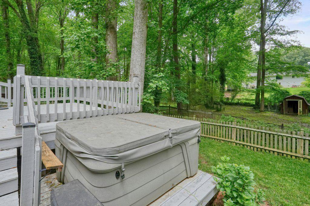 588 Benson Hurst Drive, Mableton, Georgia image 32