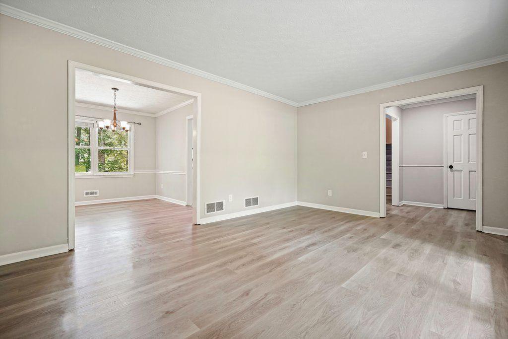 588 Benson Hurst Drive, Mableton, Georgia image 8