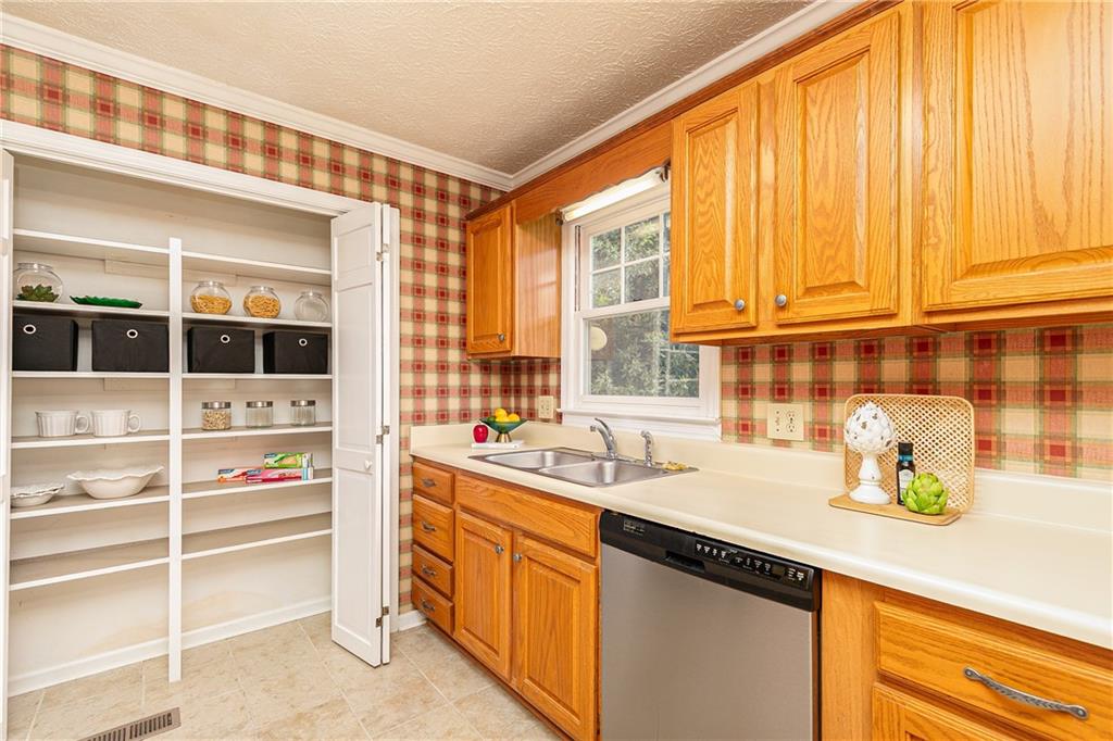 4424 Robinson Street, Acworth, Georgia image 8