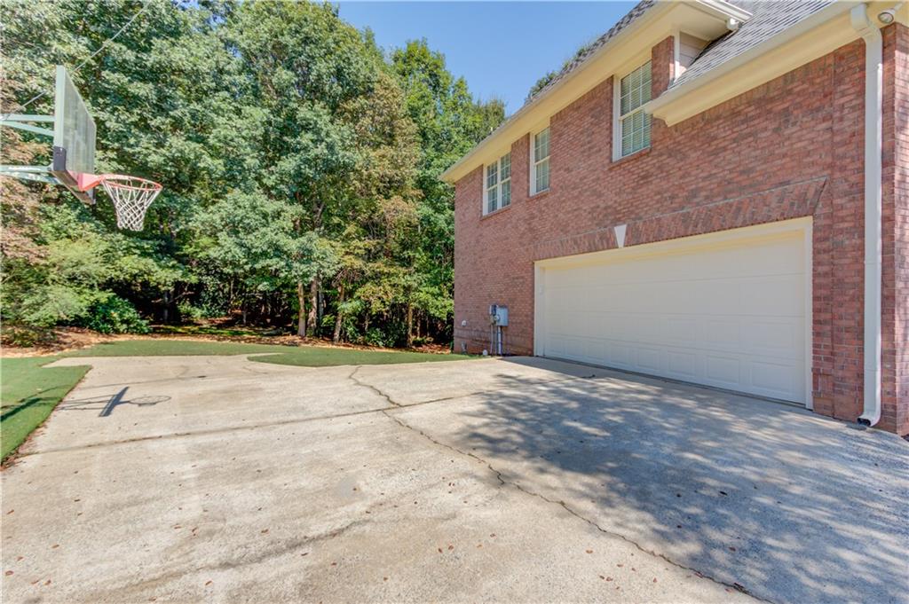 4121 Holcomb Creek Drive