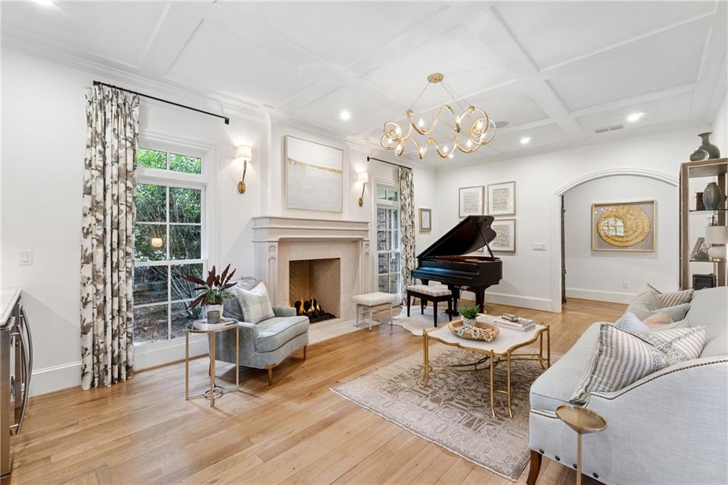 4279 E Brookhaven Drive NE