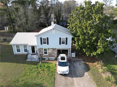 Homes For Rent - 2995 Meadow Wood Court<br/> Lawrenceville, GA 30044