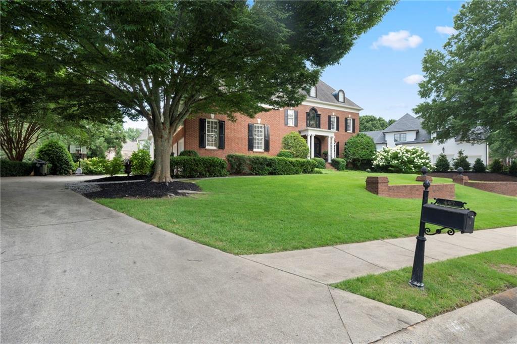 447 Langley Oaks Drive SE