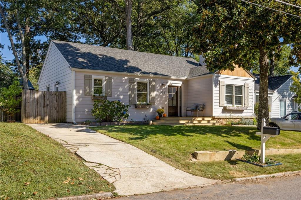 215 Sisson Avenue NE
