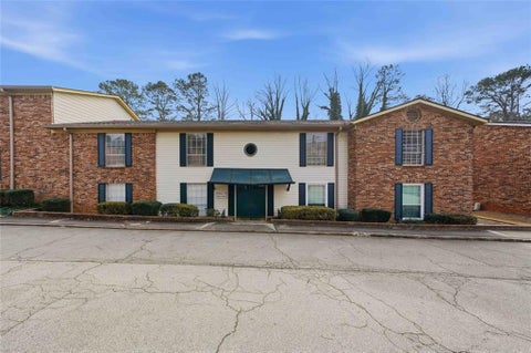Condo For Sale - 5506 Kingsport Drive<br/> Fulton County, Atlanta, GA 30342
