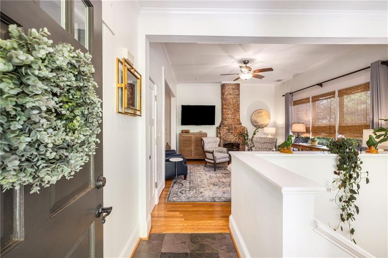 989 Amsterdam Avenue NE