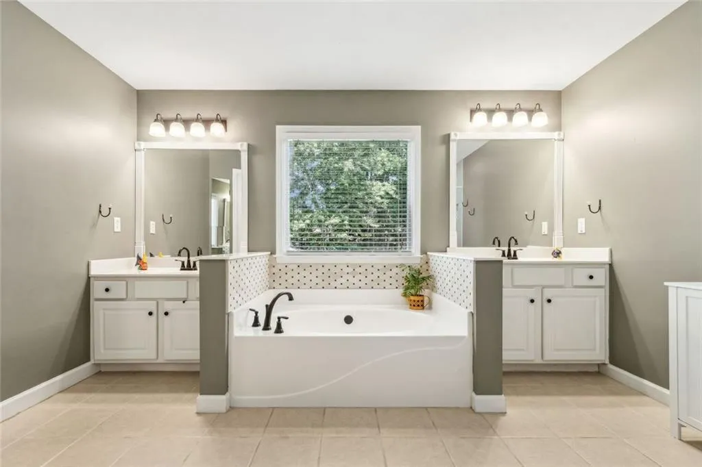 Bethlehem, Georgia 30620, United States, 4 Bedrooms Bedrooms, ,4 BathroomsBathrooms,Residential,Active,203872