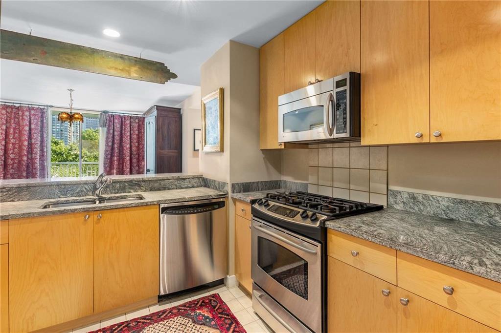 3338 Peachtree Road NE 407