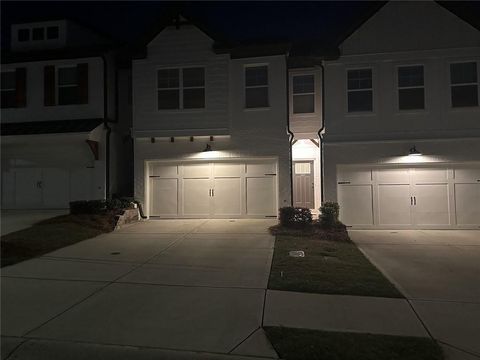 Townhouse For Sale - 120 Auburn Woods Drive<br/> Barrow County, Auburn, GA 30011